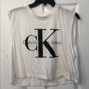 Cropped Calvin Klein t-shirt